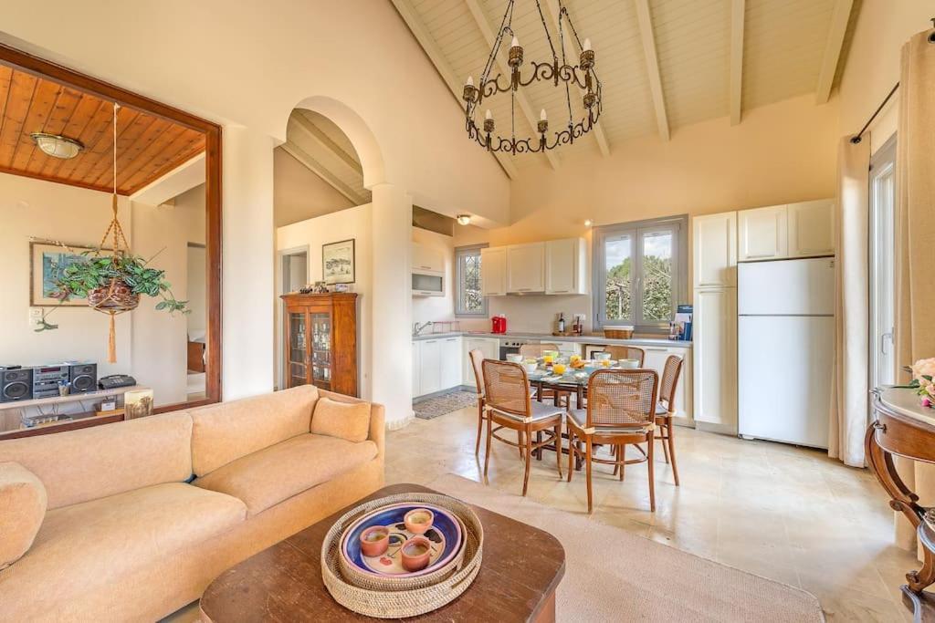 Villa Loukia Спартия Екстериор снимка